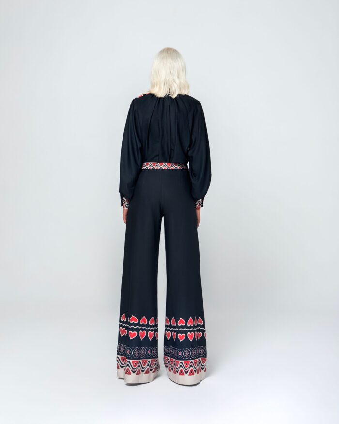 MAVRA BLOUSE (BLACK HEARTS) - Image 5