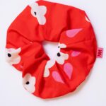 SCRUNCHIES (RED/DAISIES)