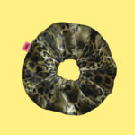 SCRUNCHIES VELVET (OLIVE/ANIMAL PRINT)