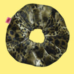 SCRUNCHIES VELVET (OLIVE/ANIMAL PRINT)