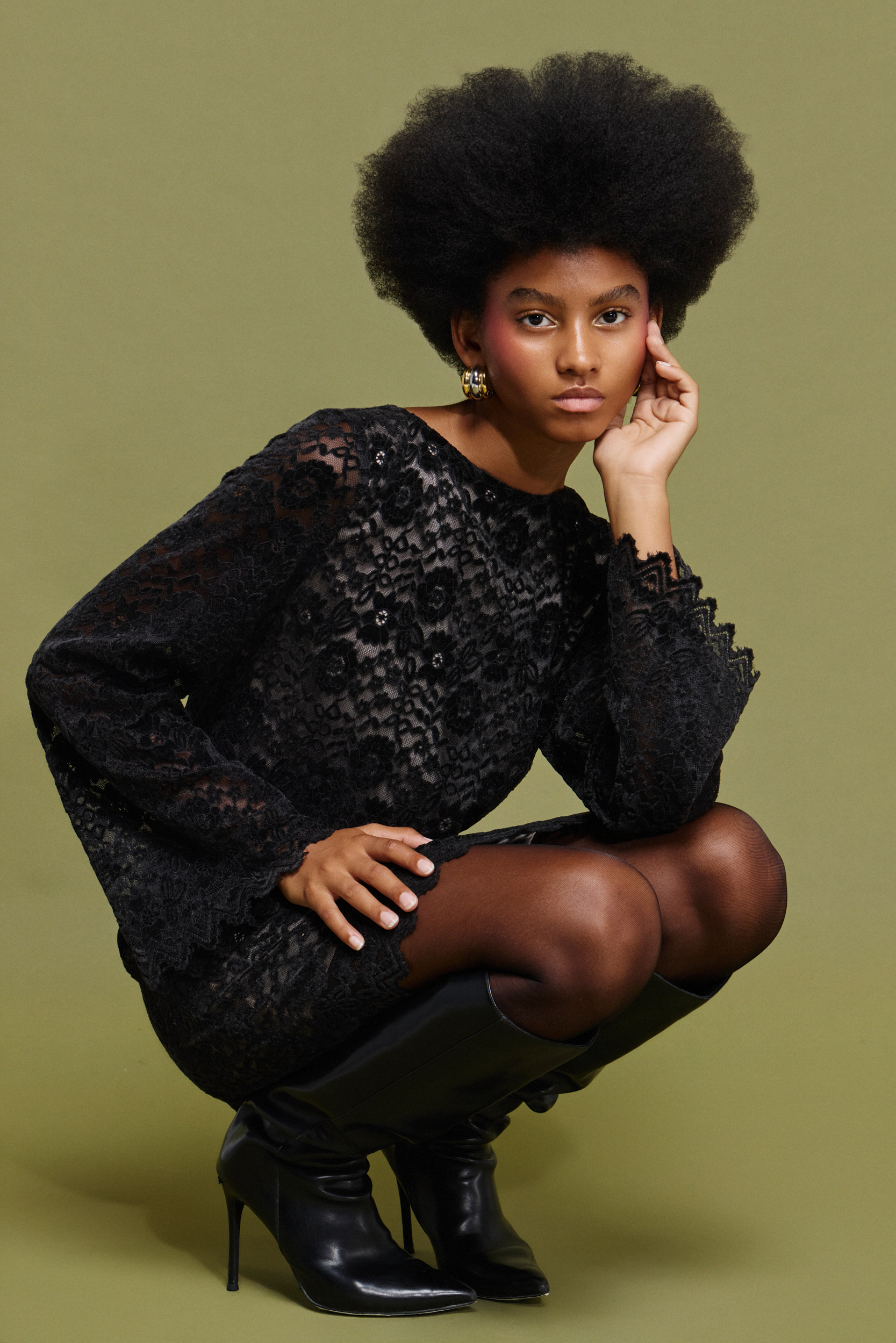 Evoto 'ELLIANA' ΜΙΝΙ ΦΟΡΕΜΑ ΑΠΟ ΔΑΝΤΕΛΑ ΜΕ ΒΕΛΟΥΔΟ (BLACK) - Image 1