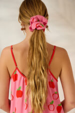 SCRUNCHIES (PINK/APPLES)