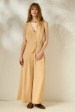 'ARETI' VEST (BEIGE) - Image 3