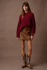 'KAIA' KNITTED BLOUSE (BURGUNDY) - Image 4