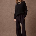 'KAIA' KNITTED T-SHIRT (BLACK)